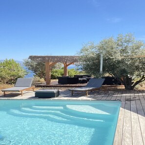 Piscine extérieure, piscine chauffée