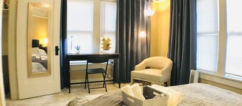 King Bed/Sleeps 4/Furnished Private APT/In-Unit Washer Dryer/Smart HDTV