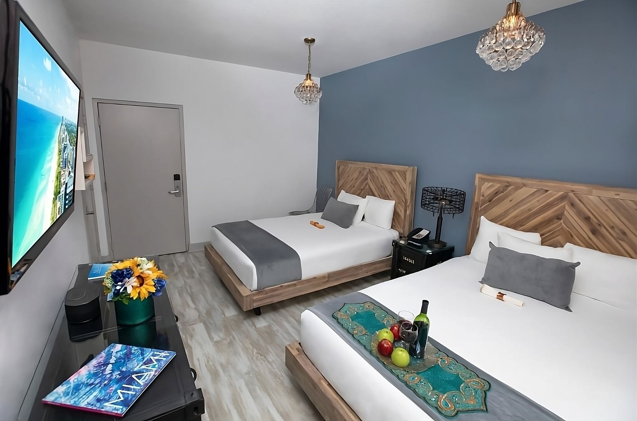 Your Home Far Away From Home! Pets Allowed, Close to Miami Beach Boardwalk