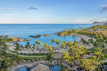 Beach nearby, beach towels. Marriotts Ko Olina Beach Club - Studio