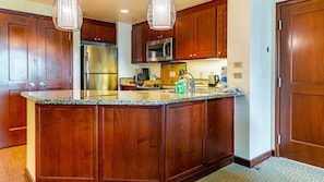 Fridge, microwave, stovetop, dishwasher