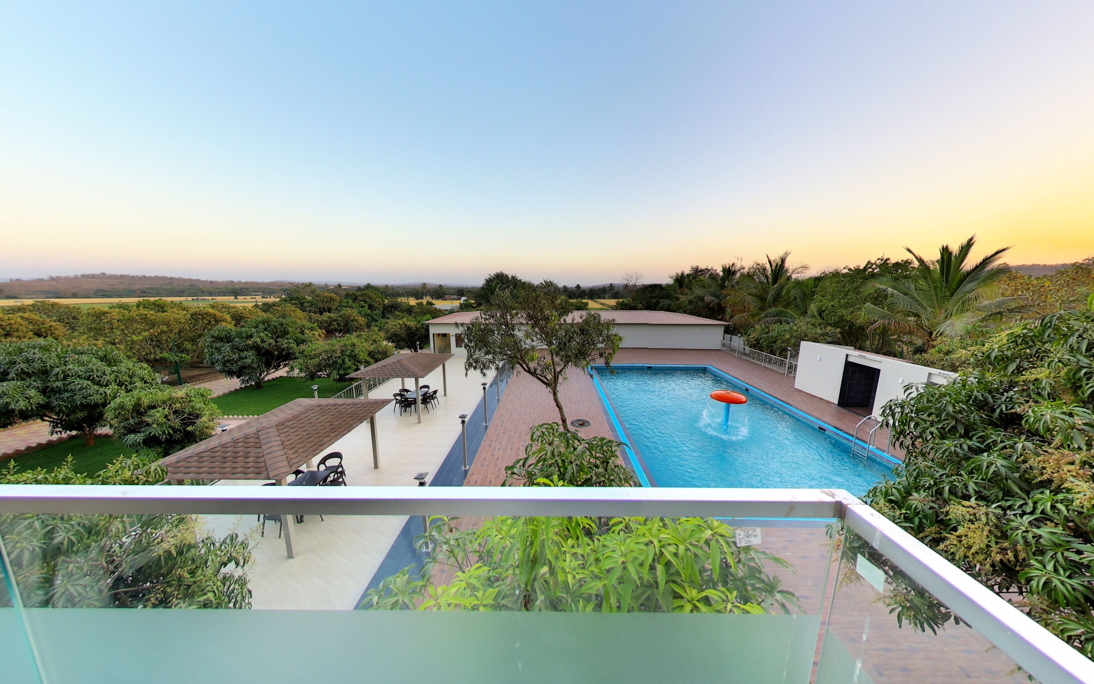 高級寢具、羽絨被、Select Comfort 床墊、免費無線上網