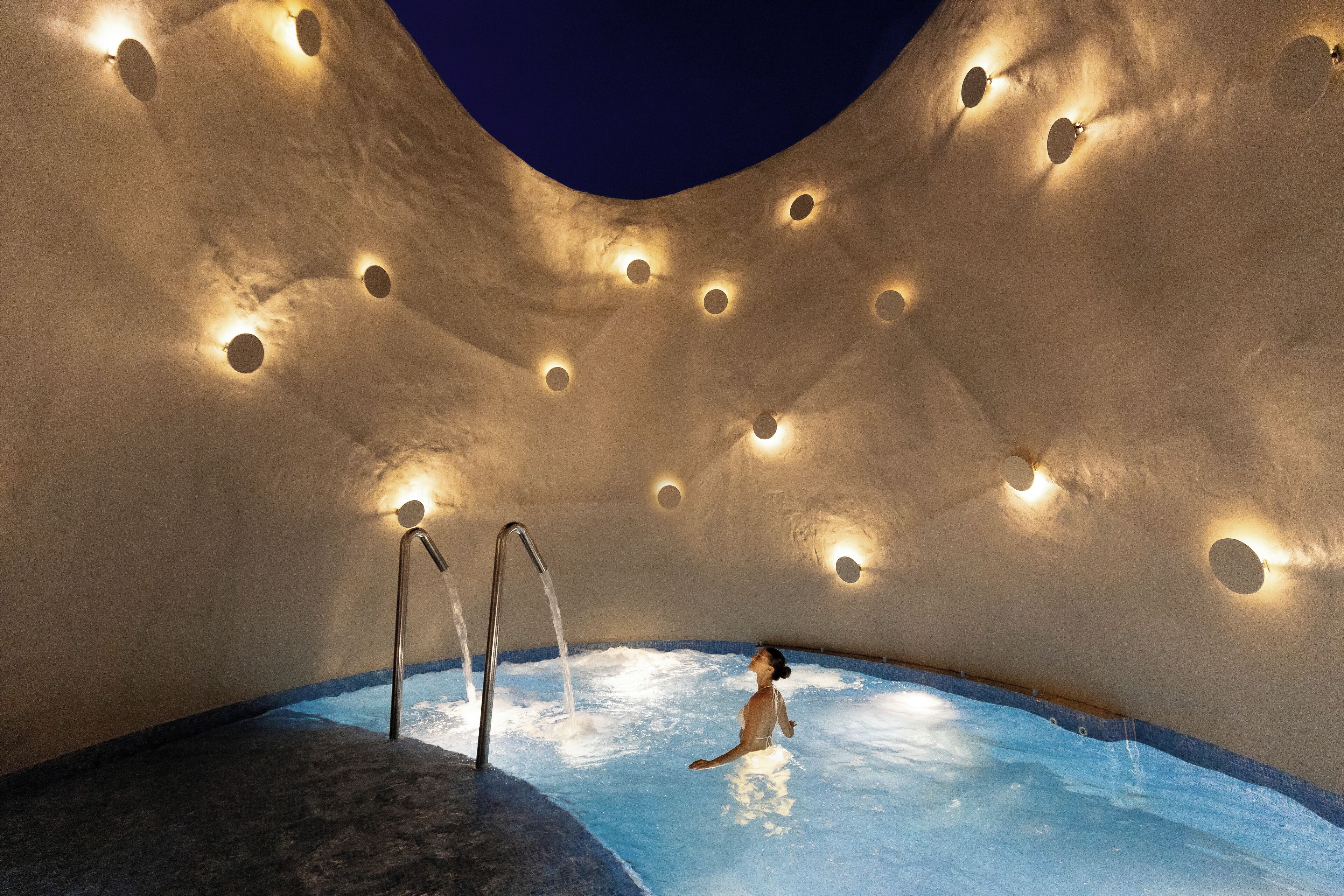 Private spa tub