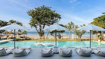 Quầy bar trên bãi biển