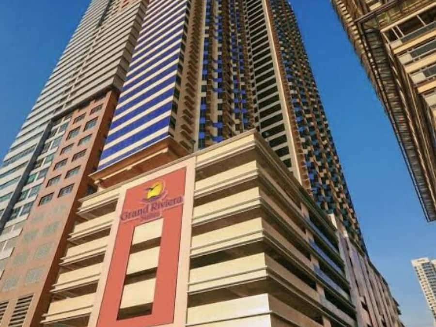 Economy Studio | Desk, laptop workspace, free WiFi