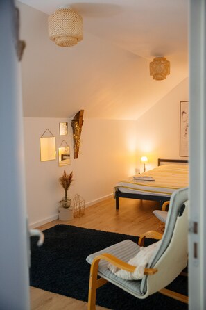 Habitación superior, 1 cama de matrimonio | Wifi gratis y ropa de cama