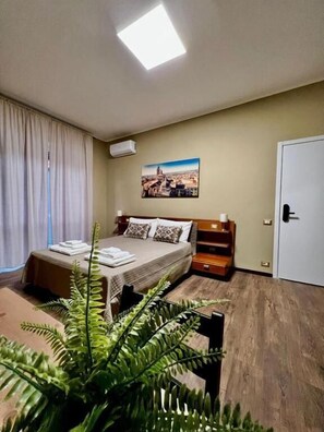 Room, 1 Double Bed with Sofa bed, Shared Bathroom - Bergamoincity (Bergamo)