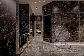 Soins corporels, massages aux pierres chaudes, massages sportifs