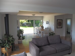 Pool - Spacious home with large backyard (Napier)