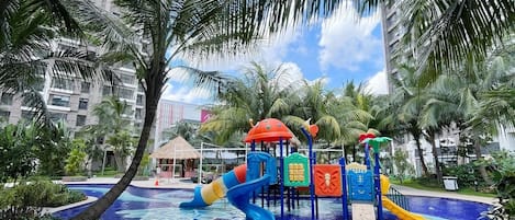 2 piscinas al aire libre