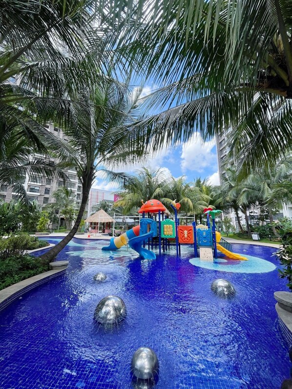 2 piscinas al aire libre