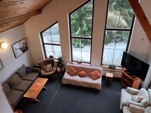 Duplex Mountain Base by Interhome