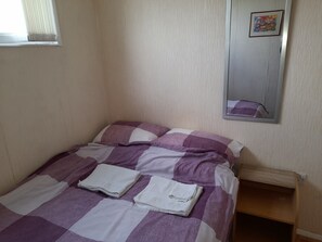 2 Schlafzimmer, Bügeleisen/Bügelbrett, Bettwäsche