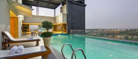 Seasonal outdoor pool