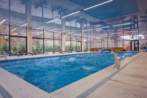 Una piscina techada