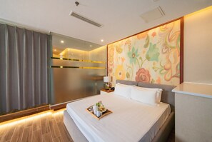Club Double Room | In-room safe, desk, free WiFi, bed sheets