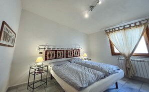 4 Schlafzimmer, Bügeleisen/Bügelbrett, Reisekinderbett, kostenloses WLAN