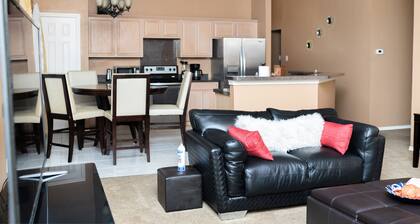 5 mins from the AT&T Stadium