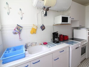 Horno, lavavajillas, cafetera y tetera y tostadora 