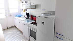 Coffee/tea maker, oven, dishwasher, toaster