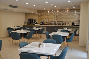 Daily buffet breakfast (USD 20 per person) - Old Batumi Hotel (Batumi)