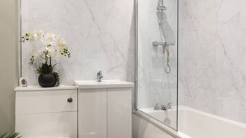 Comfort House | Bathroom | Towels