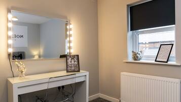 3 bedrooms, iron/ironing board, free WiFi, bed sheets