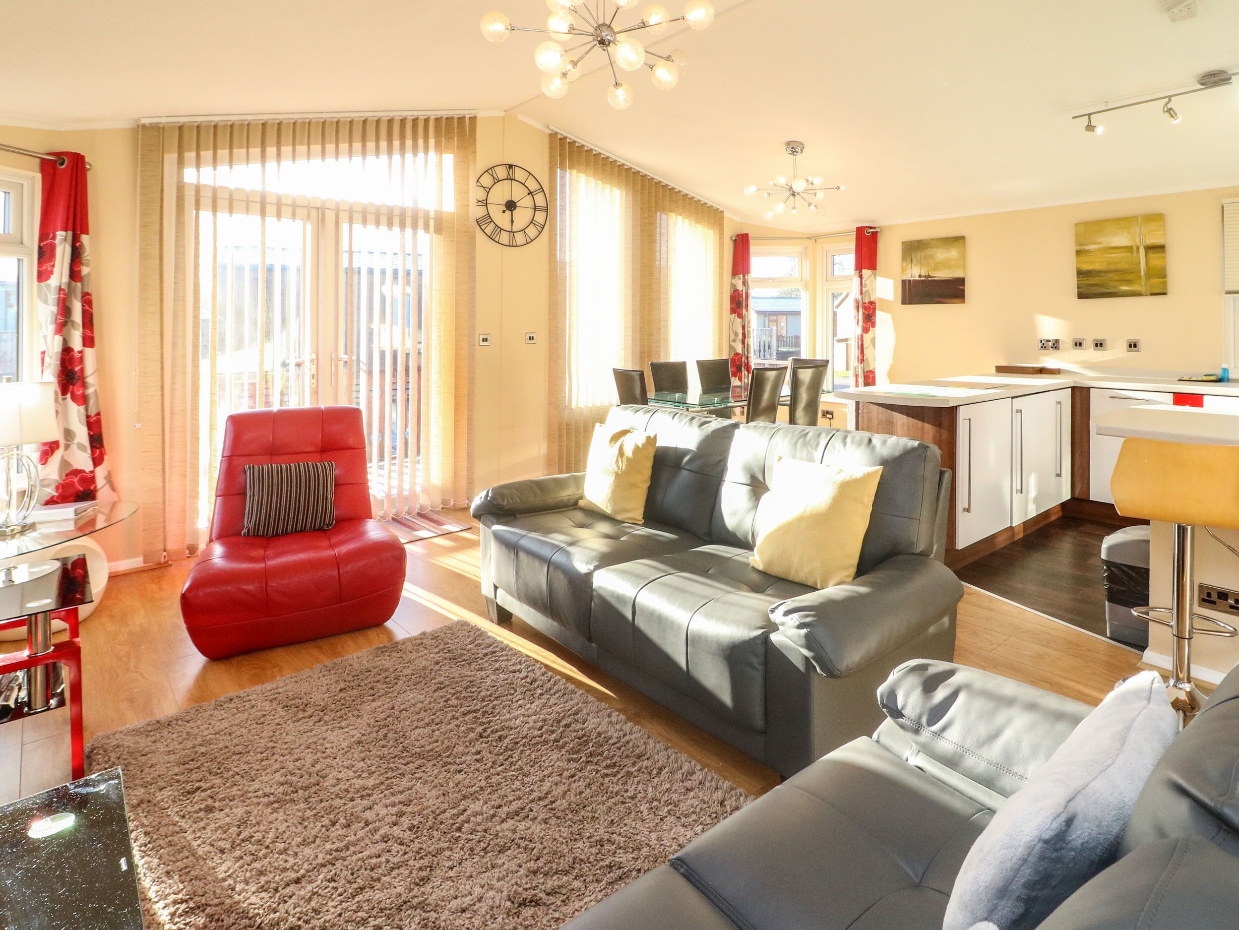 Dream Catcher Lodge, Family Friendly, With Hot Tub In Carnforth - Carnforth