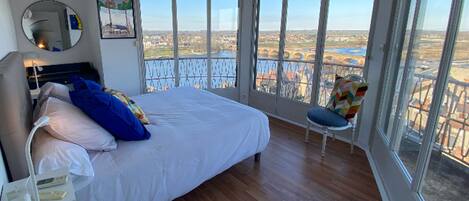 2 habitaciones, acceso a internet y ropa de cama