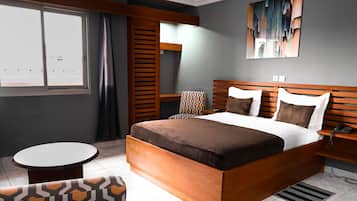 Habitación doble Confort | Decoración personalizada, muebles diferentes, escritorio y wifi gratis