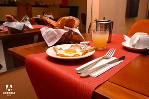Se ofrece un desayuno a la carta (4.50 EUR por persona)
