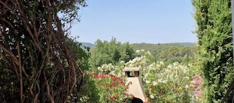 Luxury Villa 180m² with Swimming Pool, Jacuzzi & Panoramic View - Gard Provence