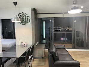 Premium Apartment | Living area - Luxury 2B2B Marvelous View Central Location (Melbourne)