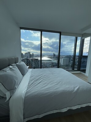 Premium Apartment | 2 bedrooms, Egyptian cotton sheets, premium bedding, pillow-top beds