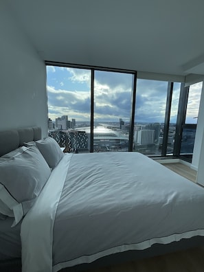 Premium Apartment | 2 bedrooms, Egyptian cotton sheets, premium bedding, pillow-top beds