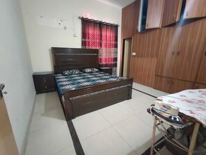 2 bedrooms, internet