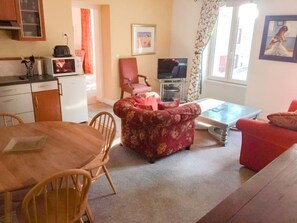 Interior - Monet Apartment - charming apartment with river view (Dinan)