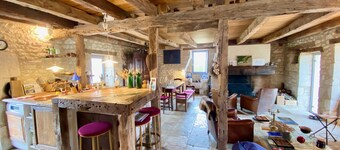 Magnificent Quercy Blanc house in the heart of the Cahors vineyards