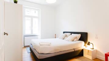 2 habitaciones, tabla de planchar con plancha, wifi y ropa de cama