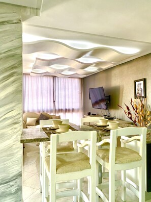 Dining - Cosy, Modern and Spacious Apartment (200 m2) (Tamraght)