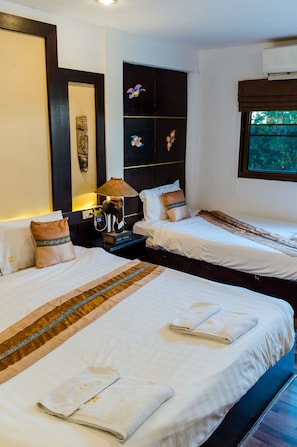 Chambre Triple Supérieure | 1 chambre, Wi-Fi gratuit, draps fournis