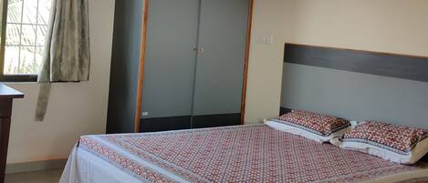 4 dormitorios, tabla de planchar con plancha, wifi