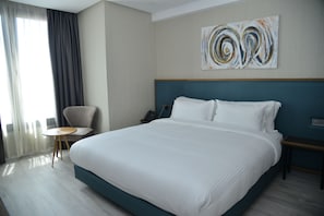 In-room safe, soundproofing, iron/ironing board, free WiFi - Privilège Oasis Hôtel (Casablanca)