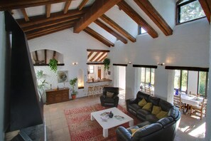 Interior - Family holidays in Spain, ideal for groups, 11bed estate with 2 pools, jacuzzi.. (Casares)