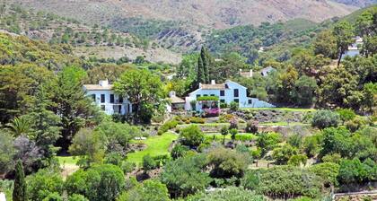 Family holidays in Spain, ideal for groups, 11bed estate with 2 pools, jacuzzi..