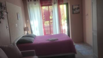 2 Schlafzimmer, Schreibtisch, Bügeleisen/Bügelbrett, kostenloses WLAN