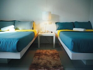 Superior Deluxe Double or Twin Room | Escritorio, cortinas blackout y tabla de planchar con plancha 