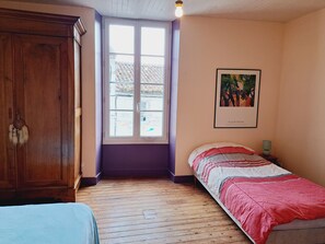 2 Schlafzimmer, Bügeleisen/Bügelbrett, Reisekinderbett