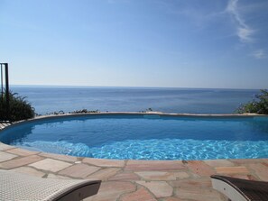 Outdoor pool - Superb 2/4-person apartment in Villa with swimming pool and panoramic sea view (Conca)