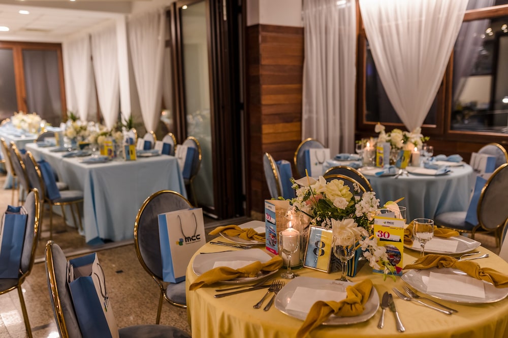 Hotel Cindrel by null